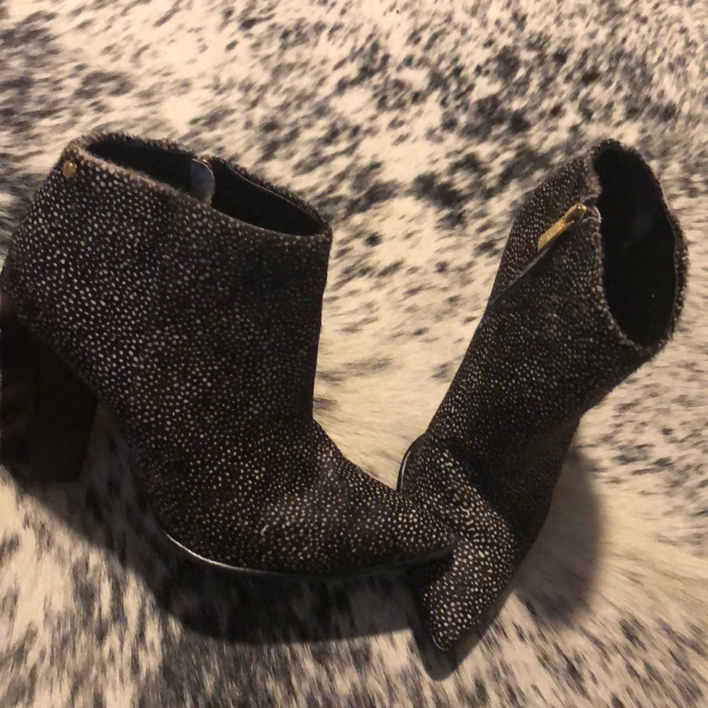 Carrano pony hair black boot